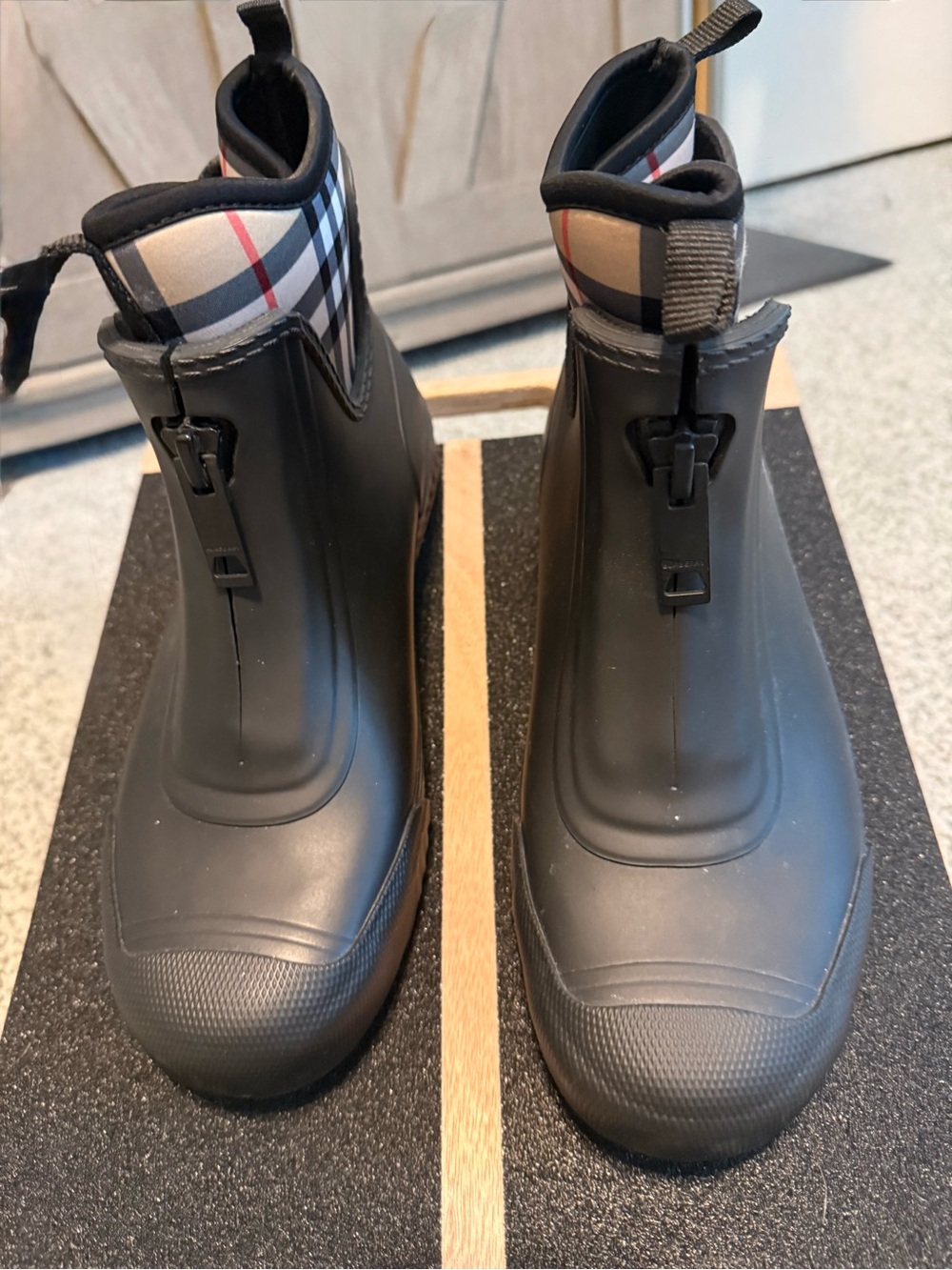 Burberry Rain Boots with Plaid Collar - Picture 2 of 5